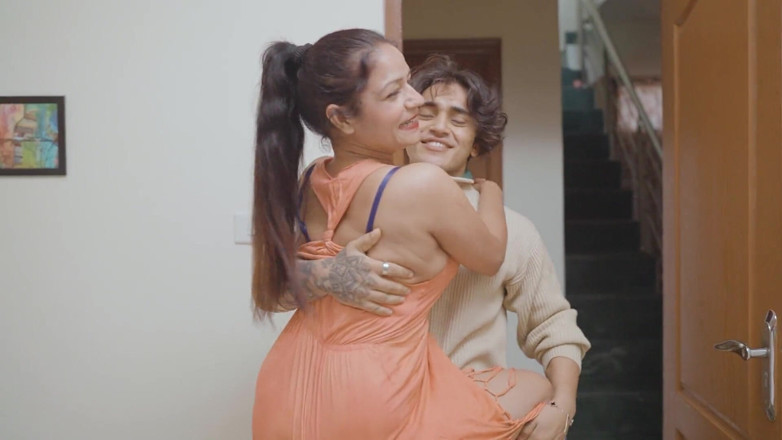 Pyari gudiya: Indische hete Bhabhi verleidde Devar Ji en geneukt door een...