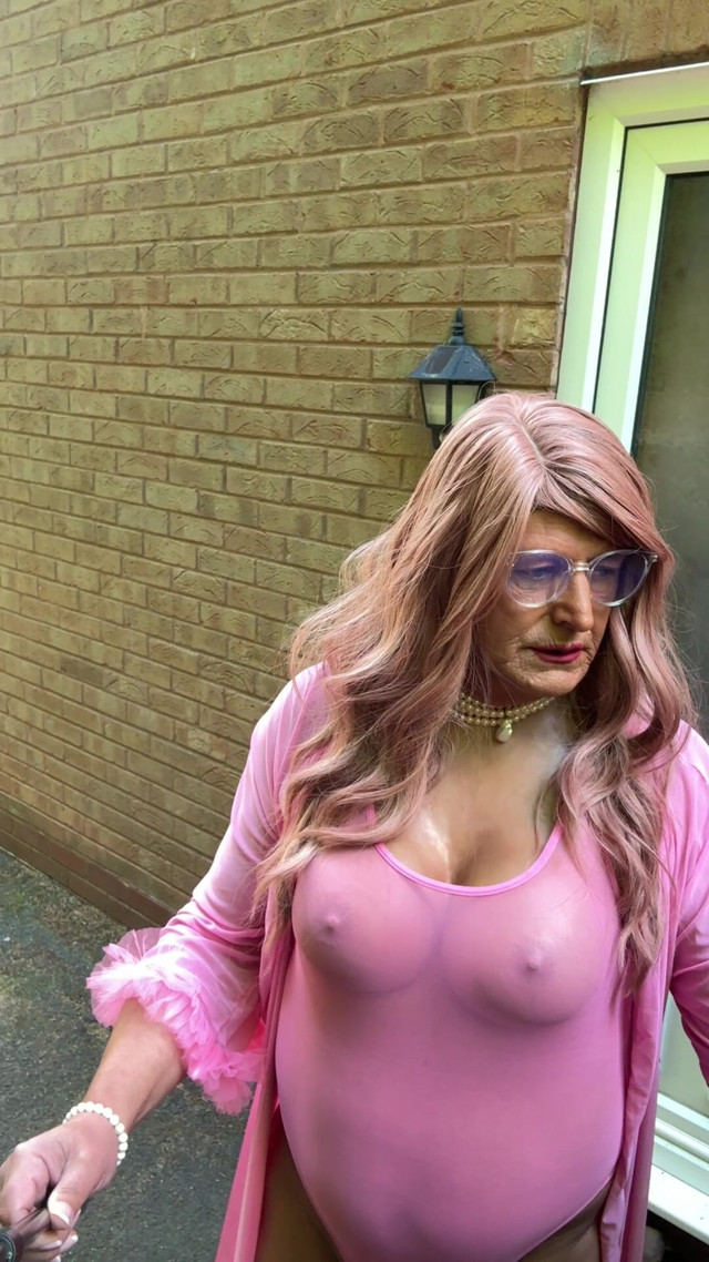 Sexy Crossdresser Kellycd2022 in Pink Bodysuit Stockings and Heels (Kellycd)