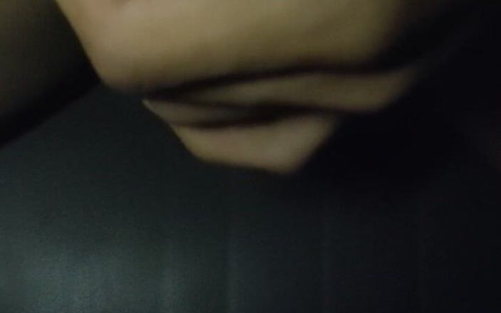 Mike001: Twink solo masturbacja z dużą ilością spermy