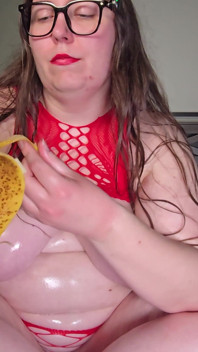 Muz asmr, yağlanmış meme sikişi, ıslak sakso, lezzetli yemek