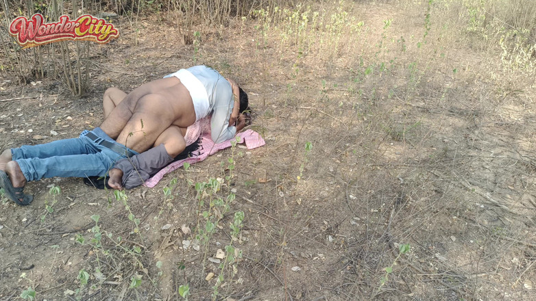 Pushpa studio: Fantastico sesso all'aperto