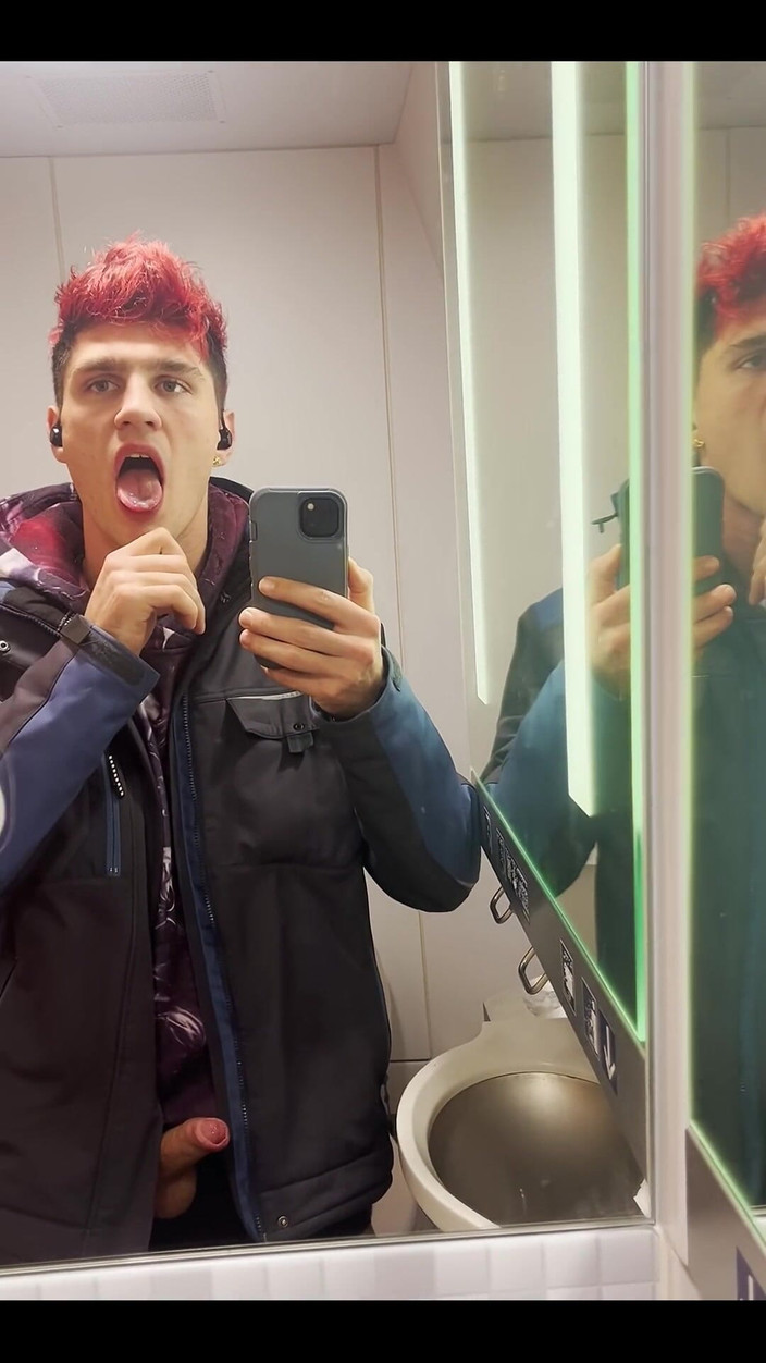Caruso Rainbow: Schnelle pause in der zug-toilette