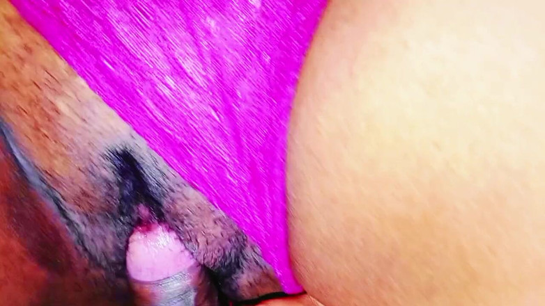 BigassMILF40: Reife inderin mit dickem arsch reitet wie eine hure