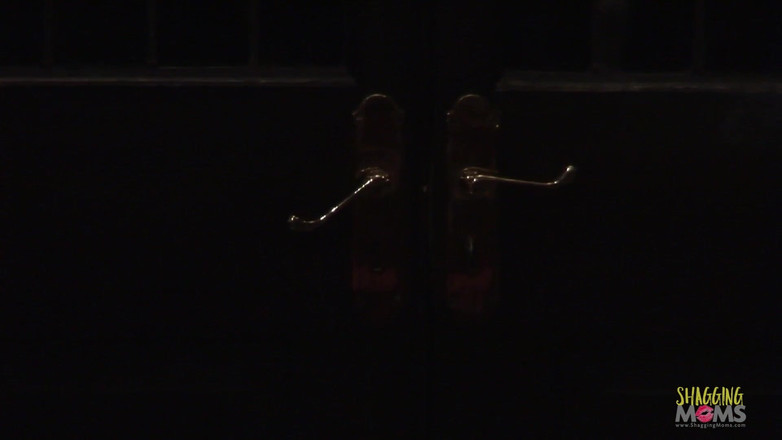 Shagging Stepmoms: Macbeth adore organiser les soirées sexuelles les plus torrides de...