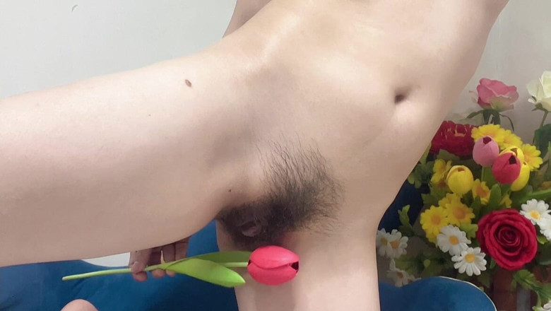 sweethanajapanese: Zierliche süße hana lutscht schwanz, dann fick ihre enge muschi,...