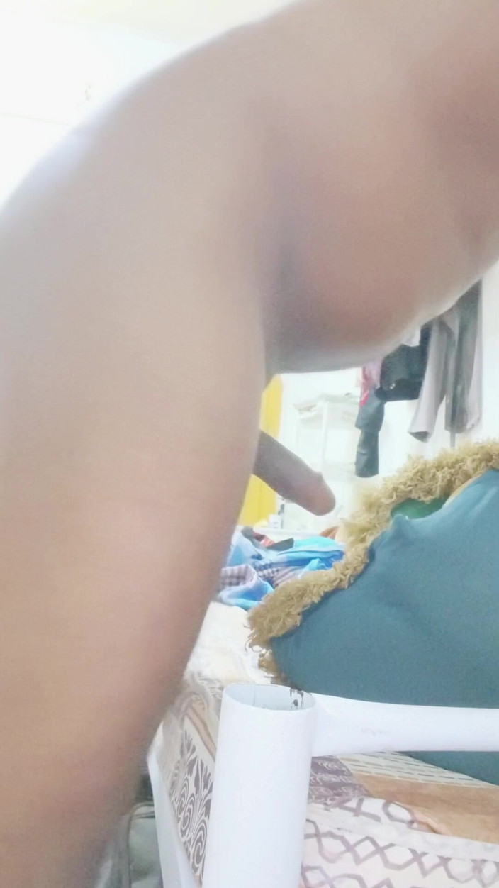 mehedi123Bow: Meio-irmão fez sexo com meia-irmã em casa
