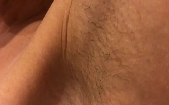 Mistress Mary: Shaving My Hairy Armpits and Pissing