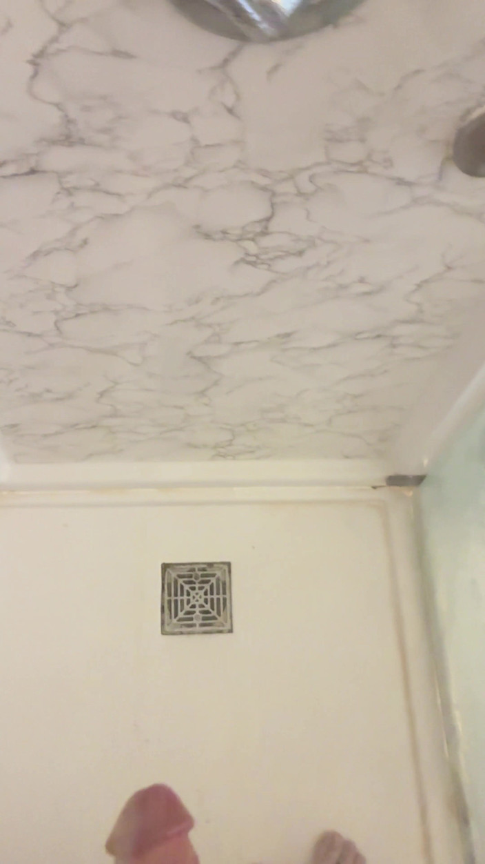 Respawn Daddy: Retired Army Veteran Playing with His Cock in the Shower
