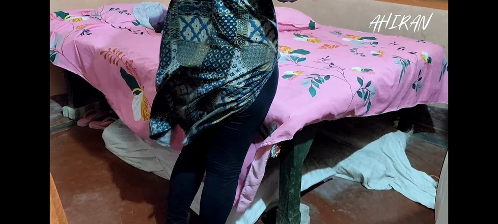 Aahan Ahiran: Desi Queen Girl Fucking by Her Husband