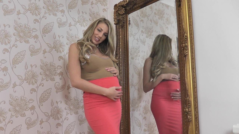 Danielle Maye: Clip tùy chỉnh mang thai
