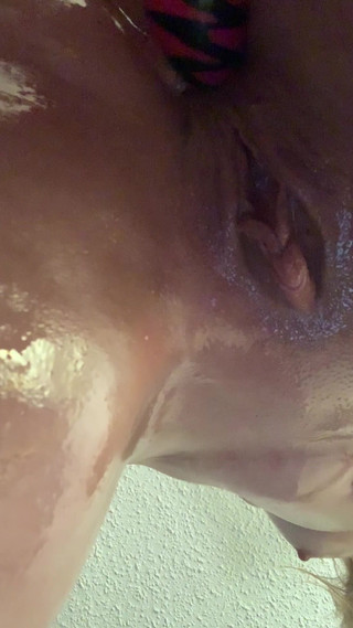 Suzy Wylde: Diminyaki & siap meledak bagian 2