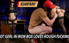 Aku mau spermamu..! Gadis hot ini suka banget dientot habis-habisan di kotak besi! Xsanyany