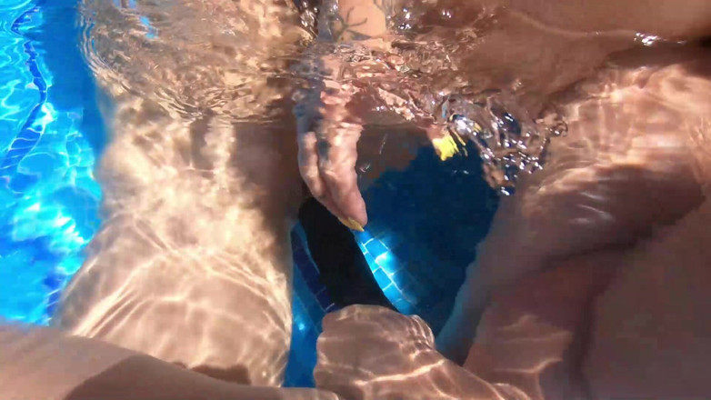 Cheyenne Rose 80: 水中ダブルエンドディルド