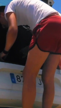 Hračky a velký penis v jejím zadku