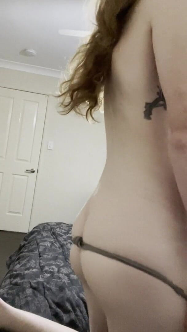 SeshGinger: 을 물로 들이대는 18세 소녀