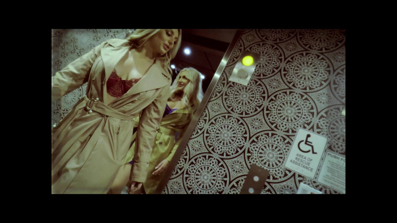 John Legendary: Tres de la manera difícil - Kayley &amp; Skye