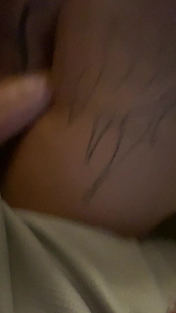 MzKiTTy91: Big booty pawg wife takes just the tip