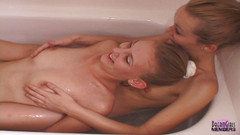 Dream Girls: Membawa dua awek ini ke tempat saya #2