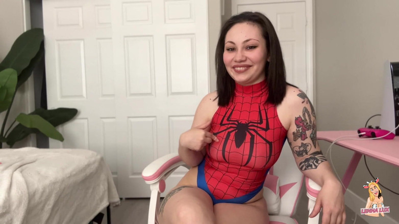 Lenna Lux: Awek gamer duduk muka berani pov