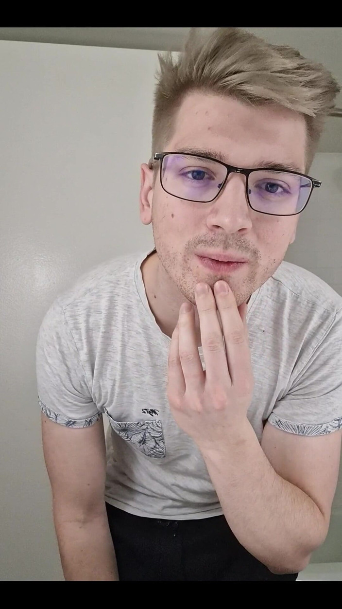 Snauwflake: Well I'm a Bit Horny Tonight I'm a Little Excited...