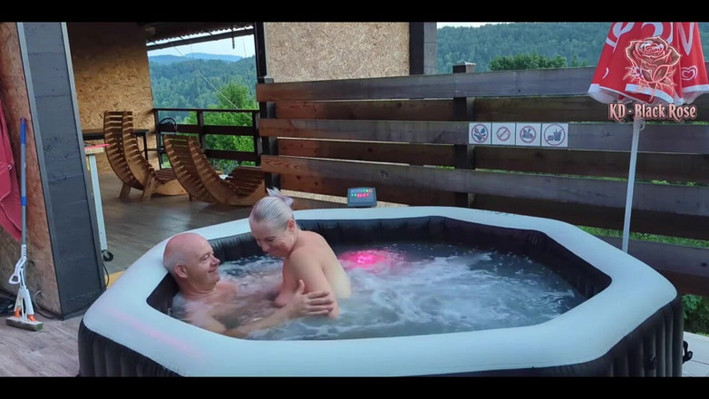 Kd Black Rose: Playtime in the Jacuzzi Relaxing Love in the Jacuzzi