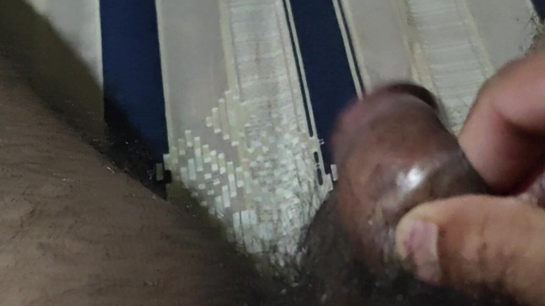 Hot Chilli 2025: Простий чоловік намагається жорсткий член у кімнаті