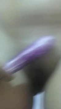 Moja żona rucha się z wielką i długą brinjal jej cipki i dupę
