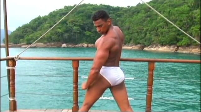 Bad Boyz: Bellissimi ragazzi sul ponte della nave