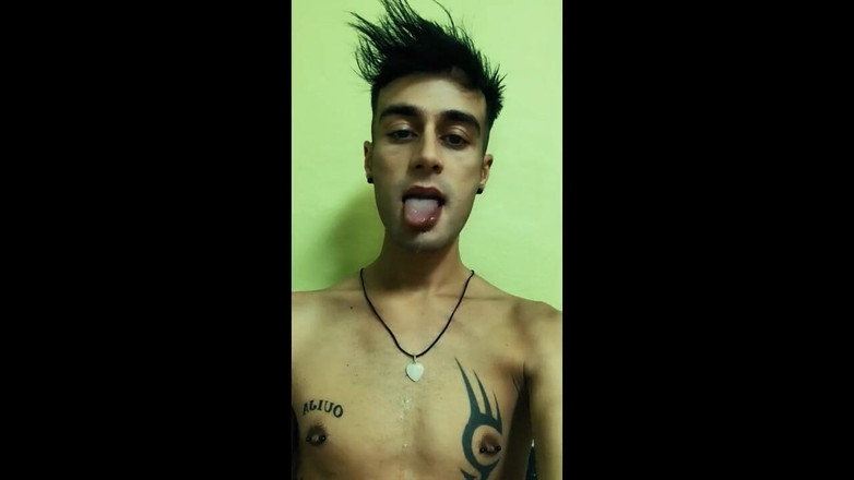 Idmir Sugary: मध्य पूर्वी जीभ थूकना