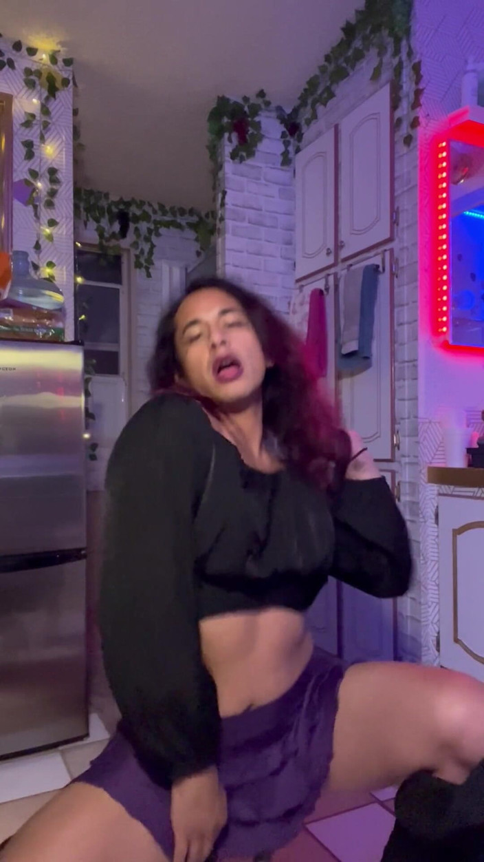 TSJade95: Satu lagi Video Tarian Telanjang