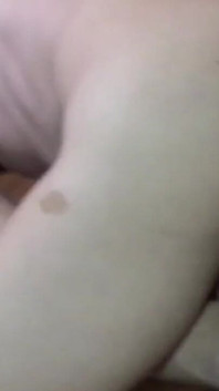 로맹은 친구에게 자신의 부분을 보여주자고 제안한다