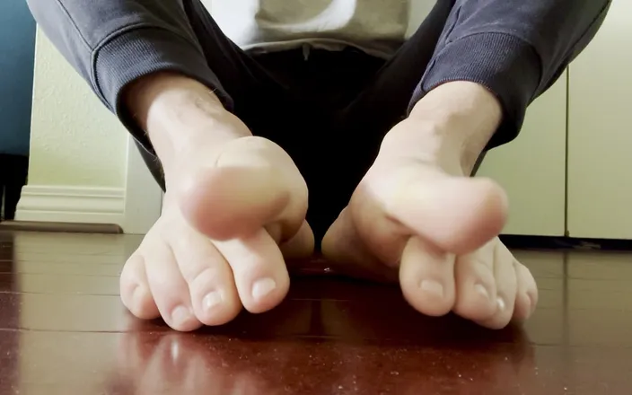 Barefoot Blake: Sexy Feet and Toes