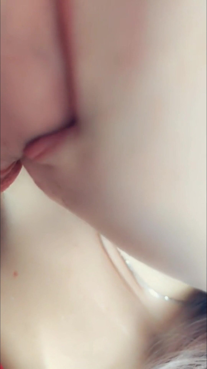 CrazyPhCouple: Rychle od mladé krásné ženy