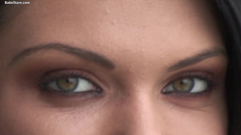 Babe Stare: Woman on vacation has some fun with three males