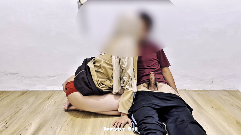 Hamster_Ball: 18+ Muslim High School Girls Learn to Fuck with Gardener...