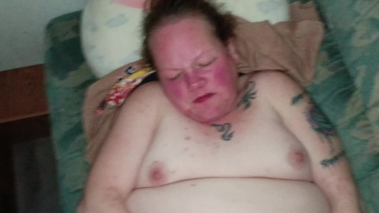 Horny Ginger: Amatoare Bww Se joacă acasă cu pizdă cu un futai...