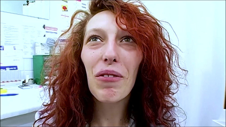 Klink by sextermedia: La milf rossa si masturba dal dr. Dirty