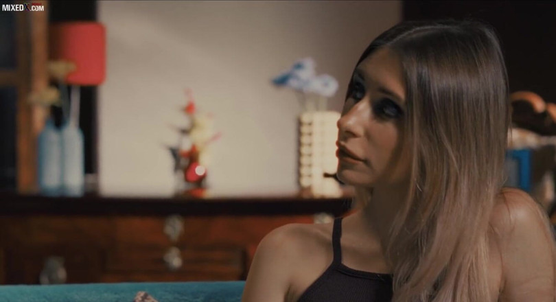 MixedX: น้องสาวต่างพ่อร่านวัยรุ่นเล่นเท้าเซ็กส์