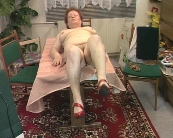 YOUR FIRST PORN: Sexy Oma's - Het is nooit te laat Deel 2
