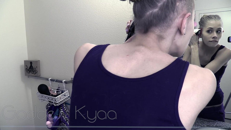 Kyaa Chimera: Bzučení mé boční holení