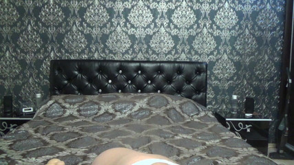 Sexy Milf: Mâinile și degetele mele super puternice îți pot rupe pula în 1 sec