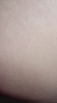Sperma tropft aus der nassen muschi der hausfrau