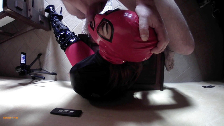 LauraOnHeels: Laura on heels wears leather body, boots over the knees...