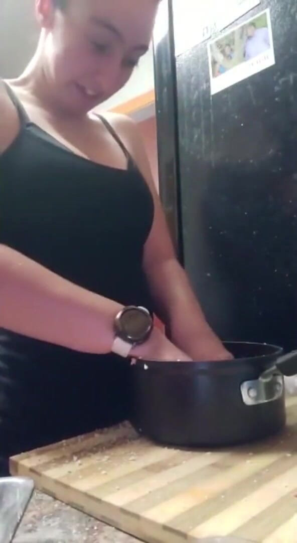 Porno angels: Gătit cu Joelle