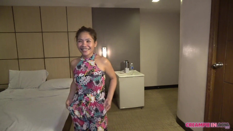 Creampie In Asia: Era una pequeña y le encantaba reírse. Buen gemido, a...
