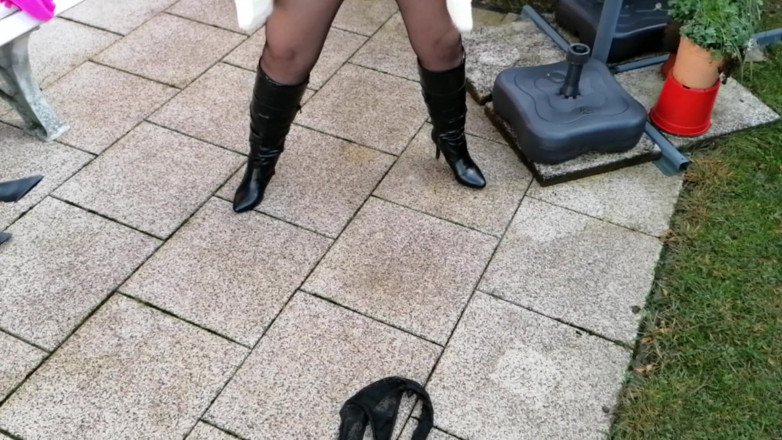 Extrabot: Too cold for pipi