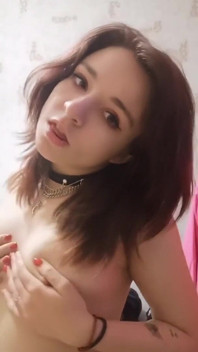 Durante o dia, striptease caseiro, masturbação e orgasmo suave
