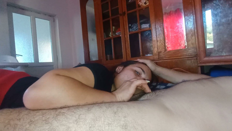 Ionut899: El Padrastro Todo El Día Me Folla En La Boca...