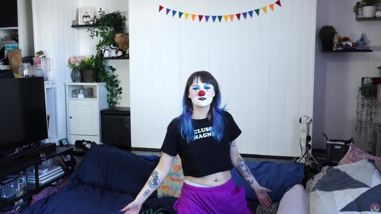 Alice Bean: Pantsed Bts