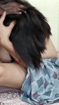 印度家庭主妇哥与继兄弟发生性关系